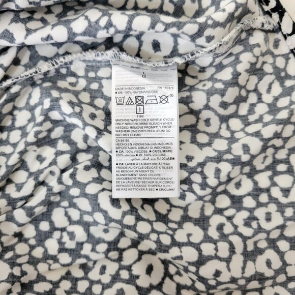 Old Navy Faux Wrap Animal Print Rayon Blouse - Picture 4 of 4